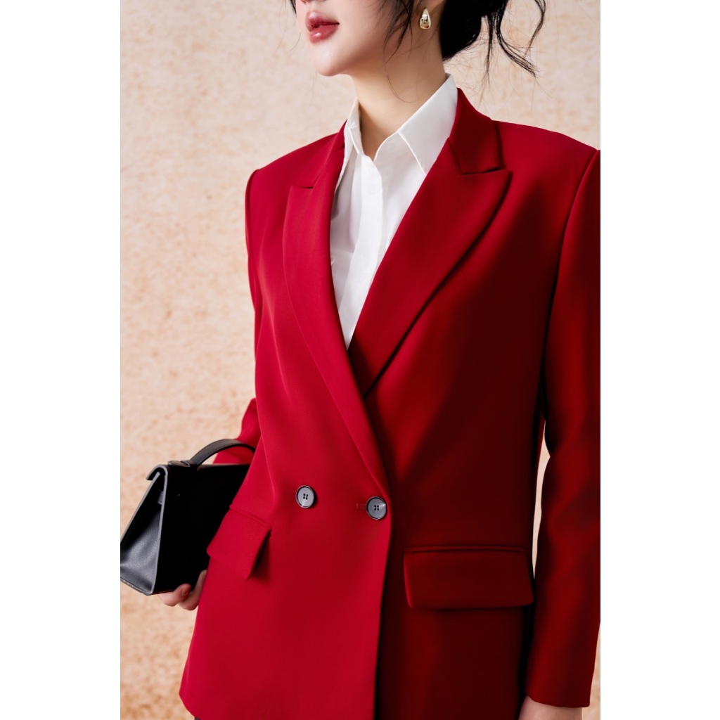 Áo blazer nữ ELLA DORA dáng suông 2 cúc cổ ve thanh lịch hiện đại mặc 4 mùa 3 màu ĐỎ/ĐEN/NÂU [ V24 ]