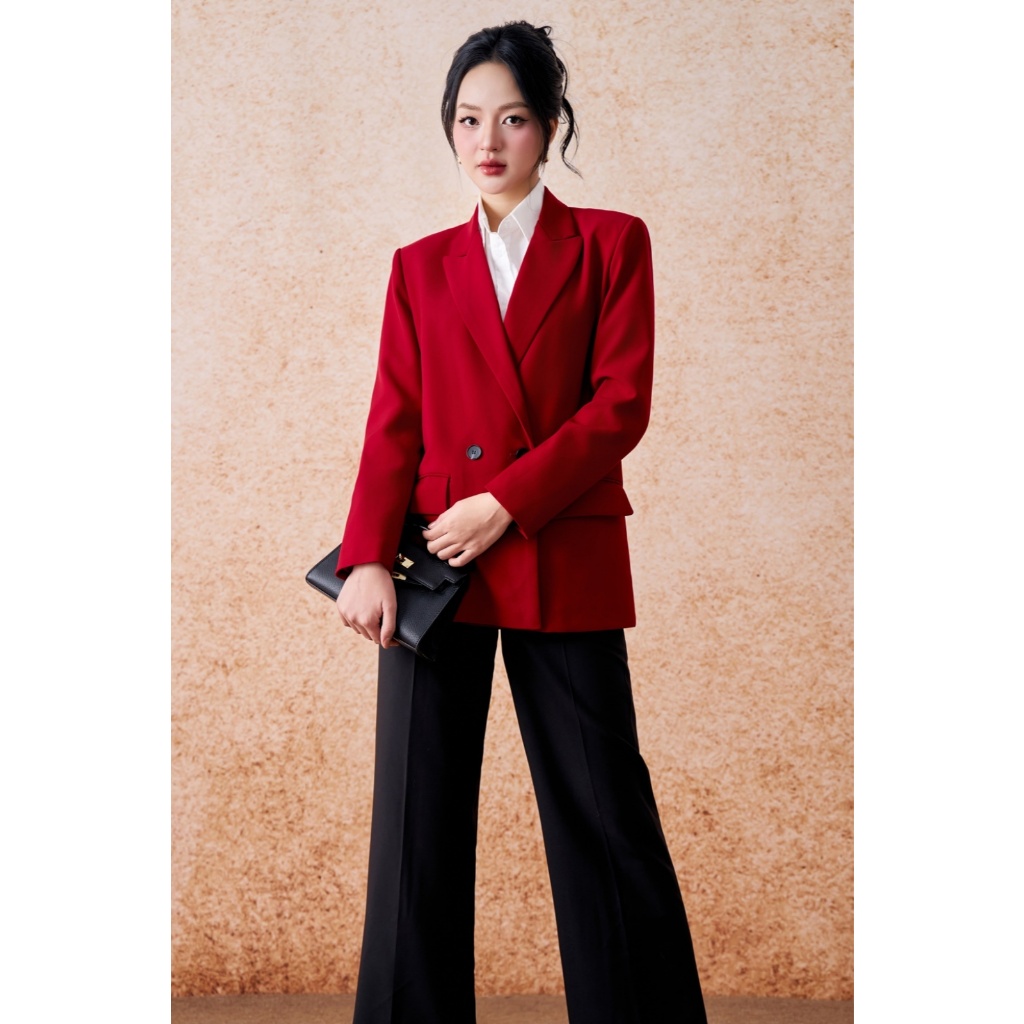 Áo blazer nữ ELLA DORA dáng suông 2 cúc cổ ve thanh lịch hiện đại mặc 4 mùa 3 màu ĐỎ/ĐEN/NÂU [ V24 ]
