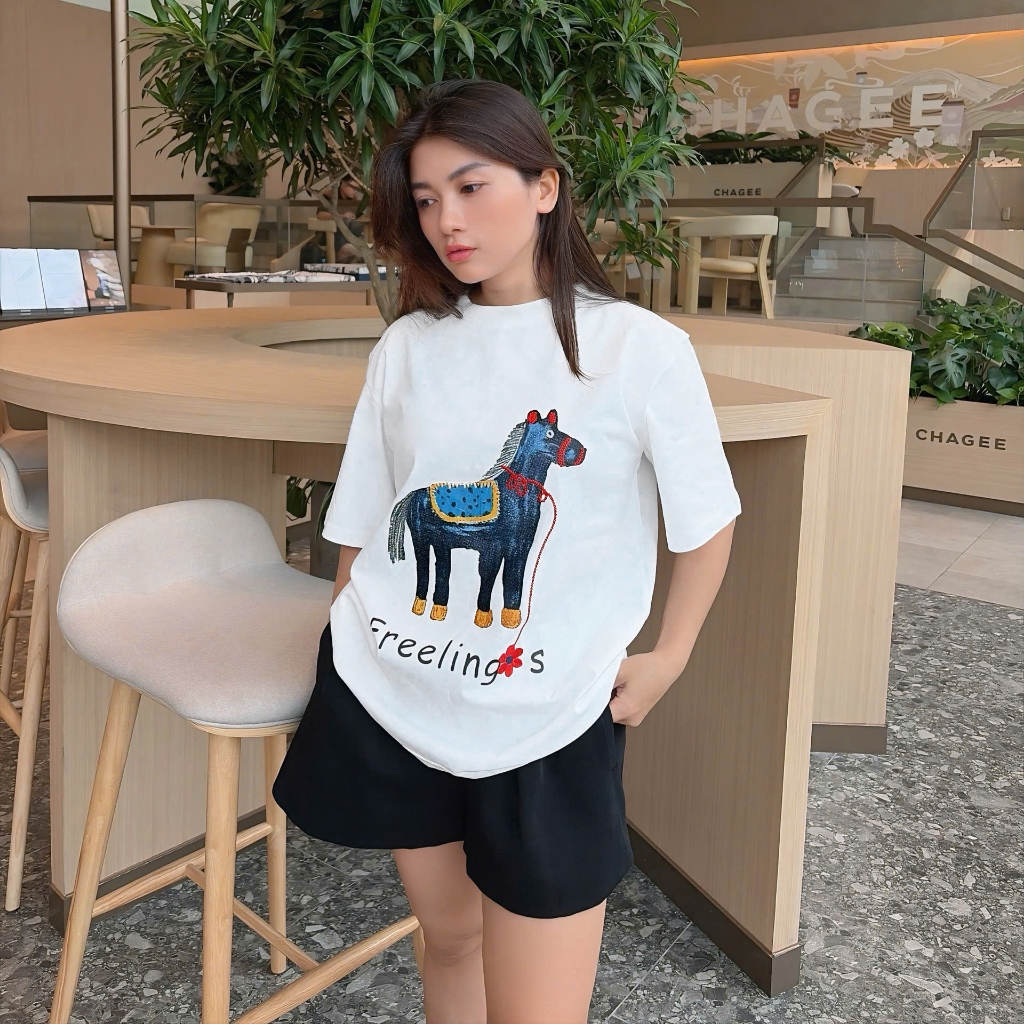 Áo Thun Mirage Chú Ngựa Trắng Thêu Tinh Xảo Chất 100% Cotton Mềm Mịn Thoáng Mát.