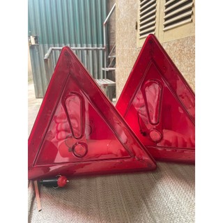 Đèn tam giác điện nhỡ kích thước 30x30x30 cm  12v, 24v, đèn tam giác cảnh báo dùng cho xe ô tô xe tải