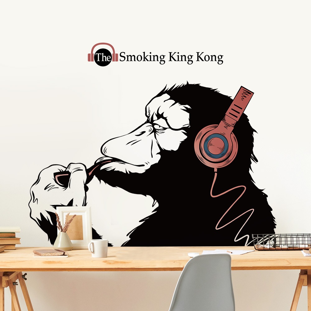 Decal Dán Tường King Kong Smoking Có Keo Sẵn 65x52.5cm - Trang Trí Không Gian Phong Cách Cá Tính