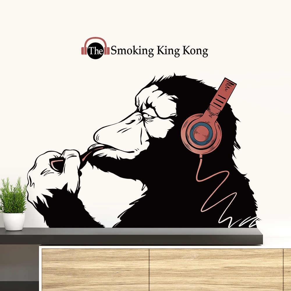 Decal Dán Tường King Kong Smoking Có Keo Sẵn 65x52.5cm - Trang Trí Không Gian Phong Cách Cá Tính