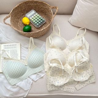 Áo Ngực Nữ Su Mút Vừa Không Đường May Ôm Nâng V1, Áo Lót Mềm Thoáng Hoa Nhí Xinh King Shop A-1846