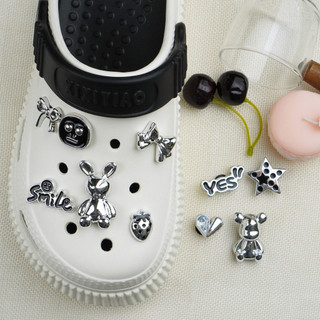 Bộ 10 Sticker, Charm 3D chủ đề Thỏ bạc smile nhựa cứng gắn Dép Sục, Cá Sấu JB-326 Mita