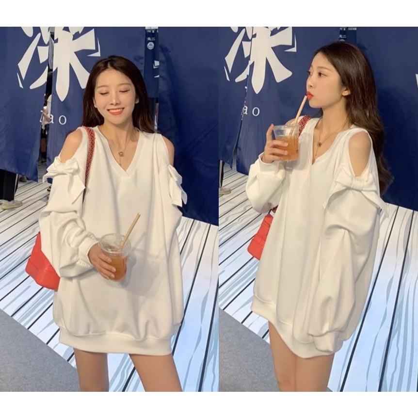 Áo sweater form rộng thụng trắng đen cổ tim Áo phông trẻ trung Áo thun nữ tay bồng gắn nơ khoét vai T17G MONOKA SHOP