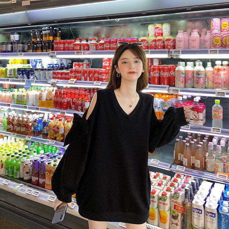 Áo sweater form rộng thụng trắng đen cổ tim Áo phông trẻ trung Áo thun nữ tay bồng gắn nơ khoét vai T17G MONOKA SHOP