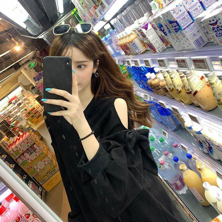 Áo sweater form rộng thụng trắng đen cổ tim Áo phông trẻ trung Áo thun nữ tay bồng gắn nơ khoét vai T17G MONOKA SHOP