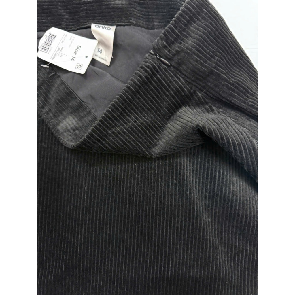 Chân váy nhung đen ngắn của Mỹ - Hàng mới nguyên tag thanh lý (Size 14)