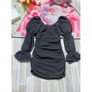 Đầm body nhúng tay phồng