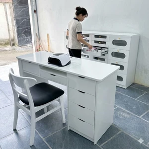 Bàn làm nail bằng gỗ giá rẻ