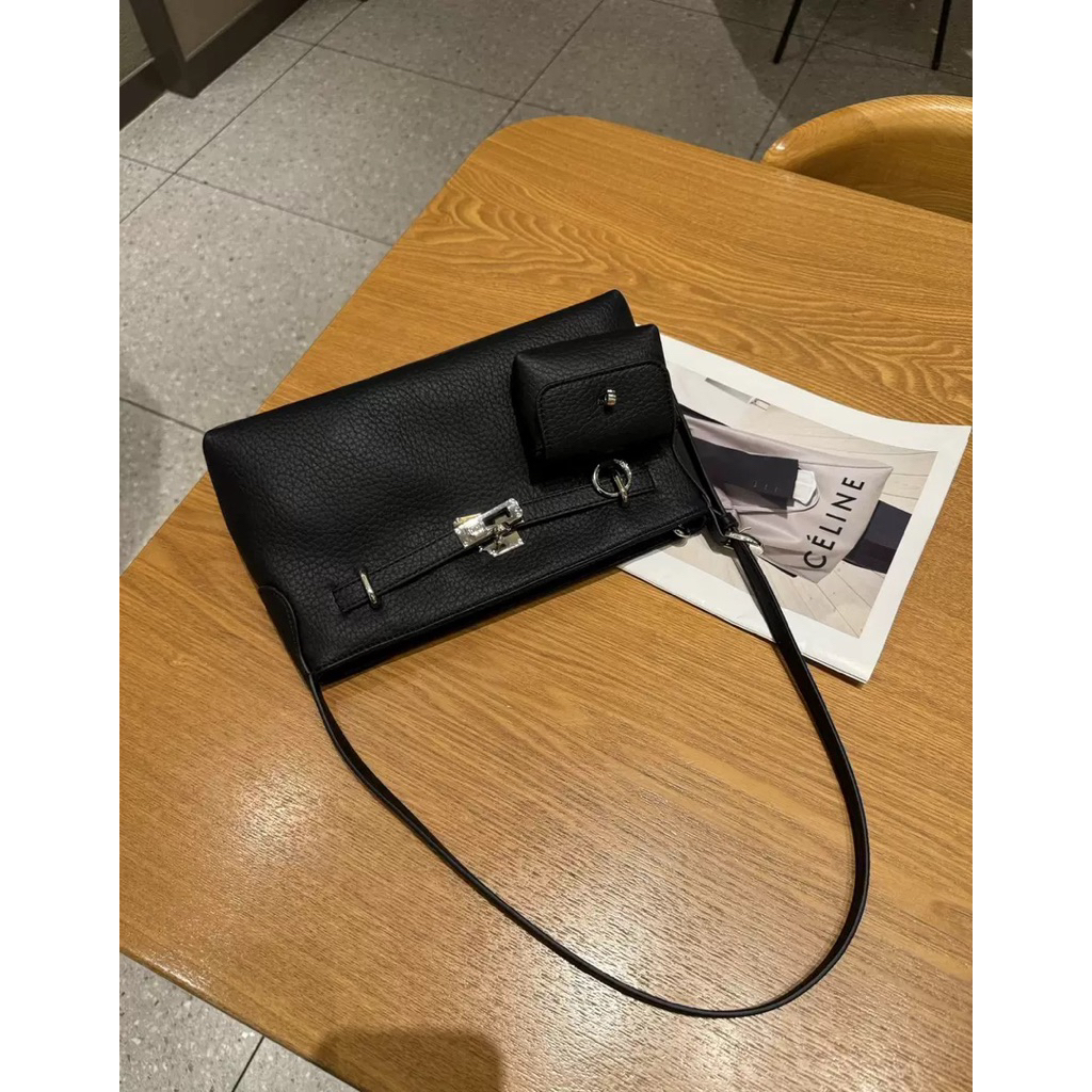 Túi xách da kèm charm s30