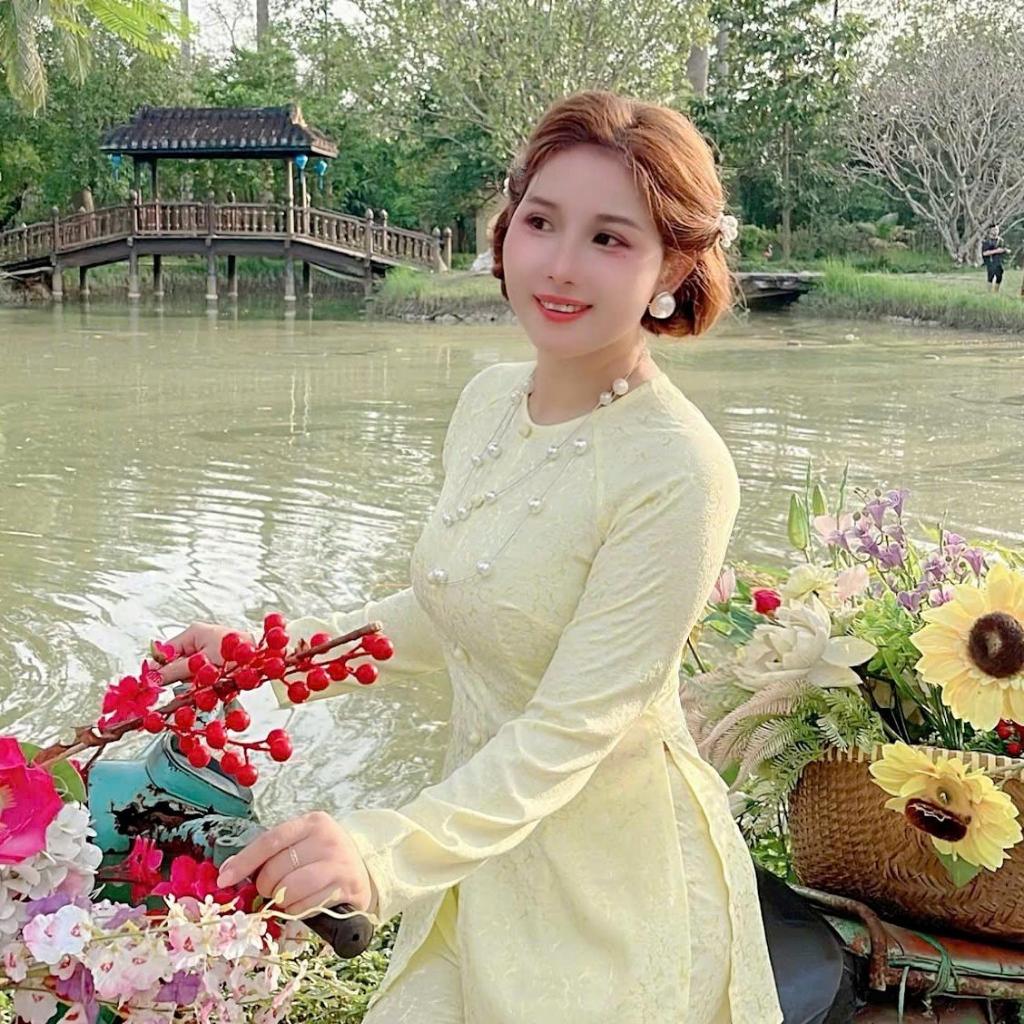 Hân Nguyễn Áo Bà Ba - B.A176 - Bộ Gấm Dệt Hoa Cúc Cao Cấp Nút Bọc Cổ Tròn Dây Kéo Tay Dài