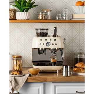 Máy pha cà phê Espresso Smeg EGF03, Máy pha cafe tích hợp xay cà phê cao cấp, nâng tầm trải nghiệm cà phê GermanySnT HCM