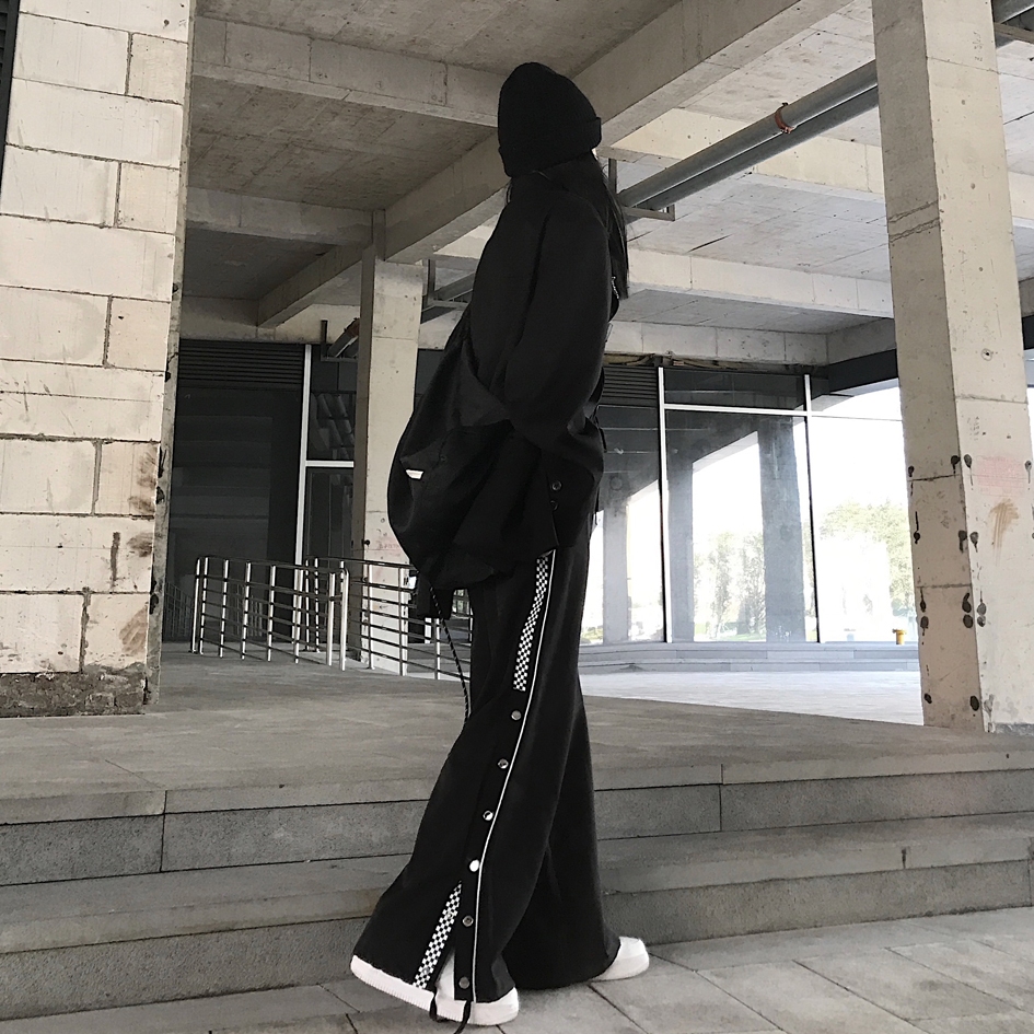 Quần suông unisex đóng cúc cạp chun Quần dài ống rộng nam nữ xẻ tà có cúc bấm để đóng mở tà đen phối caro  T23G