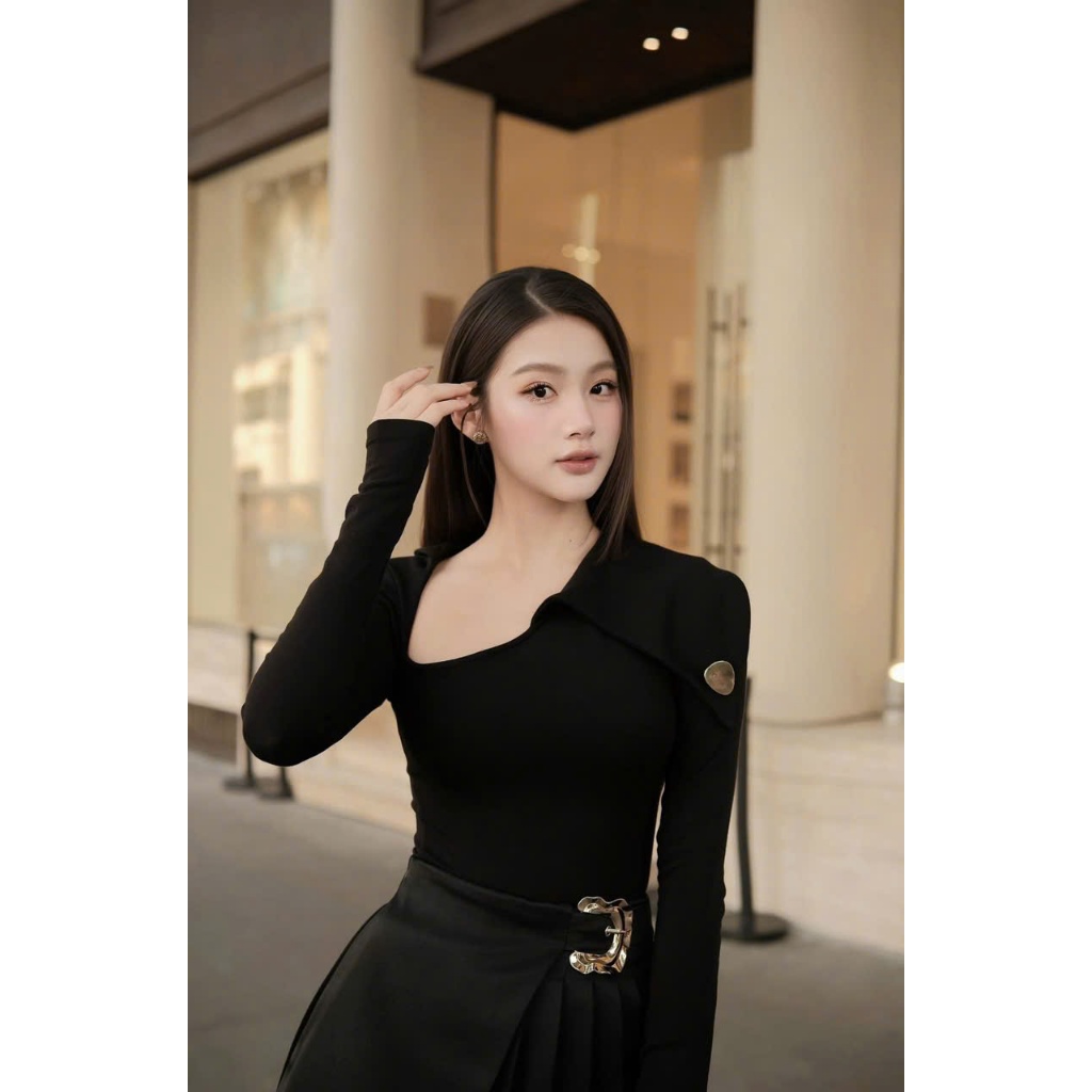 Set Áo Đen Lệch Vai Tay Dài Phối Chân Váy Xếp Ly Dáng Ôm Thanh Lịch Dành Cho Nữ M2024 Chamie Store