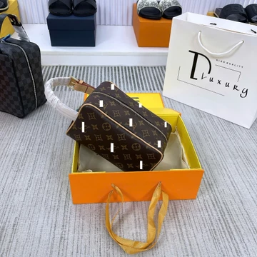 Women's Elegant Clutch