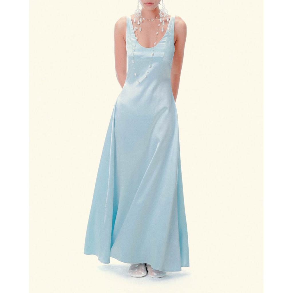 Normallife | DRESS 27 | Đầm lụa 2 dây bản rộng dáng suông dài với phần cổ khoét sâu gợi cảm tinh tế | BigBuy360 - bigbuy360.vn