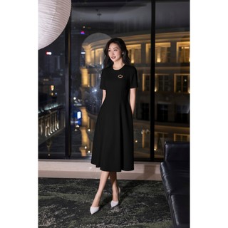 SWANLAKE | Váy Đầm Midi Nữ Phom A Vải Thun Dày Cổ Tròn Tay Ngắn Có Túi Công Sở Đi Tiệc D13379