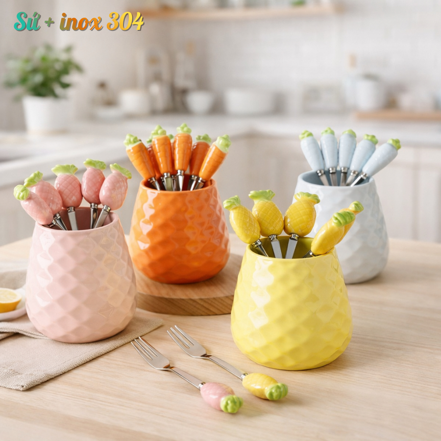Set 6 Món: Nĩa Trái Cây Mini Kèm Lọ Cắm Sứ Tráng Men - Thép Không Gỉ 304 - Cán Hình Củ Quả Ngộ Nghĩnh - Quà Tặng Tân Gia
