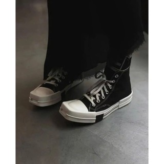 Sneaker đen