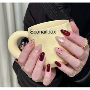NAIL BOX THIẾT KẾ MẮT MÈO ĐỎ MIX CHẤM BI HOT TREND SCONAILBOX