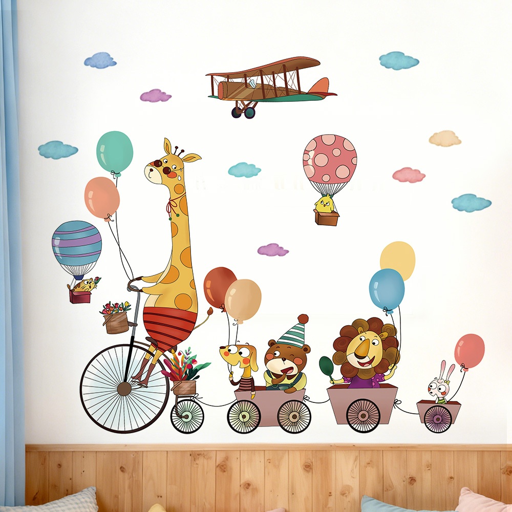 Decal Dán Tường Động Vật Khám Phá Thế Giới Khinh Khí Cầu Có Keo Sẵn 118x125cm - Trang Trí Phòng Ngủ