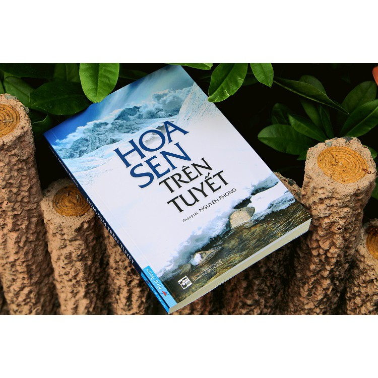 Sách - Hoa Sen Trên Tuyết - Nguyên Phong