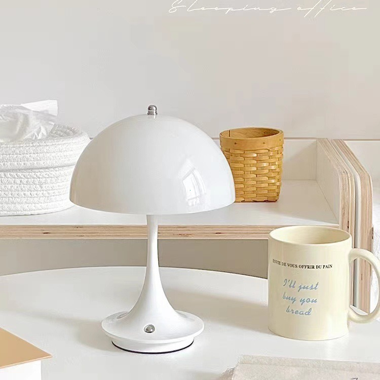 French Cream Portable Nấm Bàn Đèn Touch Dimmable Giường ngủ Bầu không khí lãng mạn Đèn ngủ nhỏ