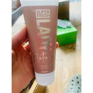 kem giữ ẩm,kiểm soát mùi cơ thể Hương hoa nhài và hoa hồng-Super Fresh Lady Parts Natural-113g