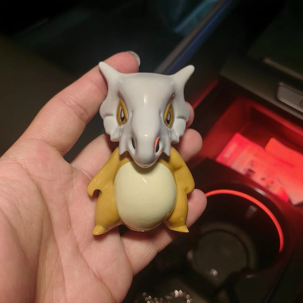 Mô hình Figure Pokemon Cubone cầm xương cute size nhỏ 8cm