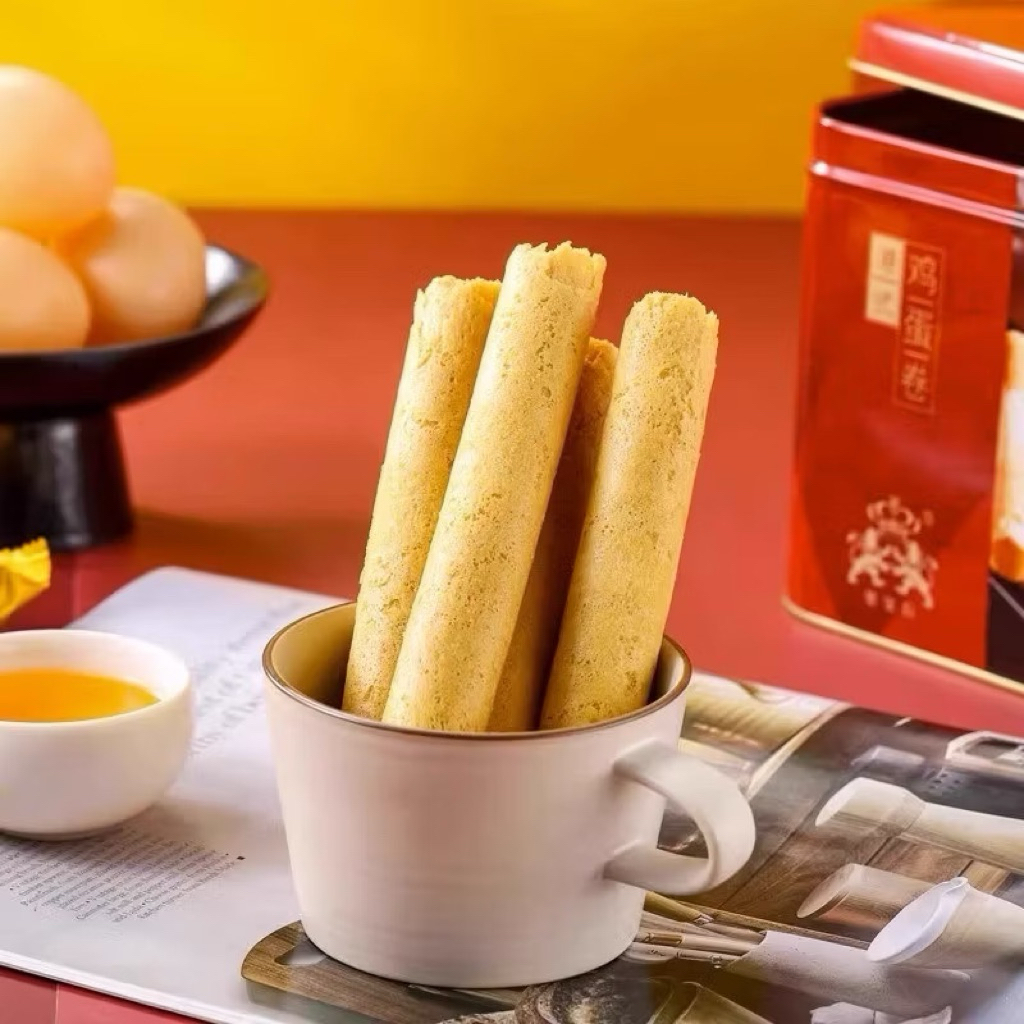 Bánh Quế Trứng Cuộn Bơ JAOLIS – Bánh Trứng Cuộn Giòn Tan, Thơm Béo Hộp thiếc Đỏ to Cao Cấp