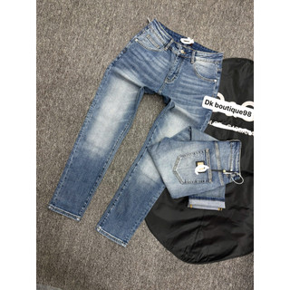 quần bò dài nam dk boutique màu xanh trơn tag gương hoạ tiết cạp điẻm nhấn,vải dầy mềm co dãn nhẹ giữ phom bền màu