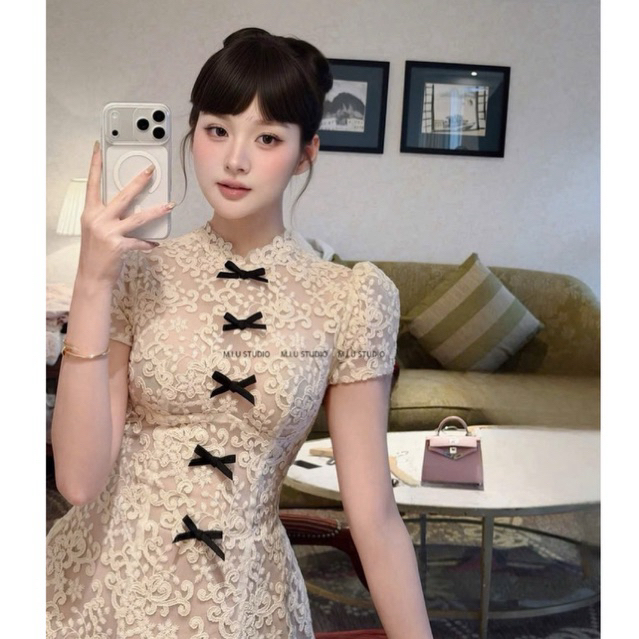MIU.STUDIO • Đầm nữ cổ bèo đính nơ thiết kế dáng A sang chảnh , Váy dạ tiệc ren hoa cộc tay chiết eo tôn dáng, 1 màu