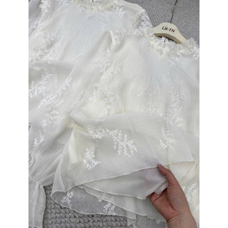 Áo sơ mi tơ dập li nhỏ cổ hoa cườm tay chun #9293