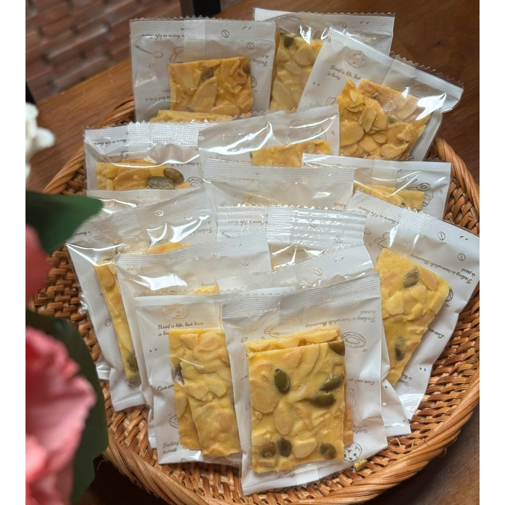 Bánh ngói hạnh nhân không tinh bột của KD Healthy Food giòn tan 300g/ hộp