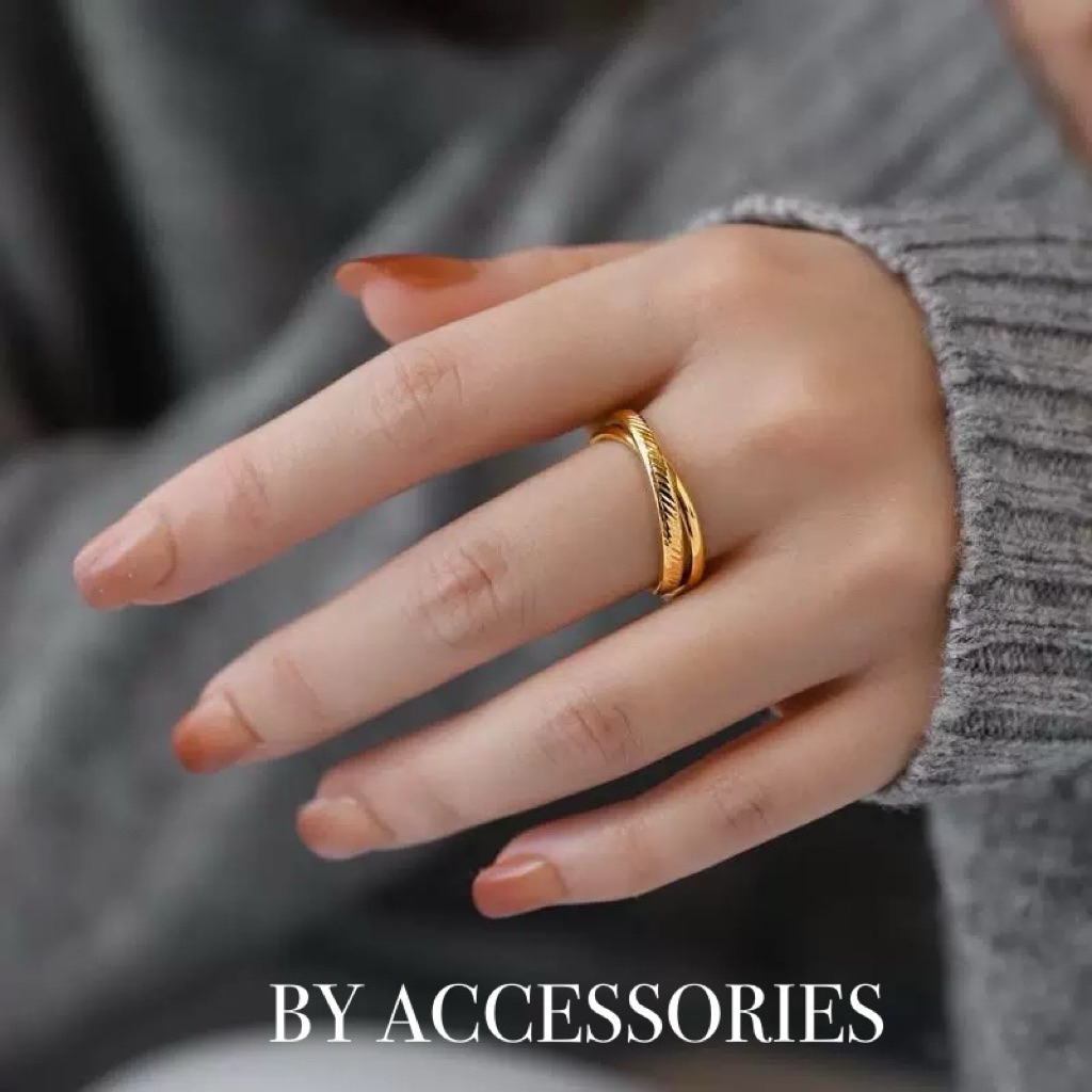 Nhẫn nữ unisex titan kiểu 2 vòng lồng nhau mặt cắt chéo mạ vàng không gỉ WR2609 BY ACCESSORIES