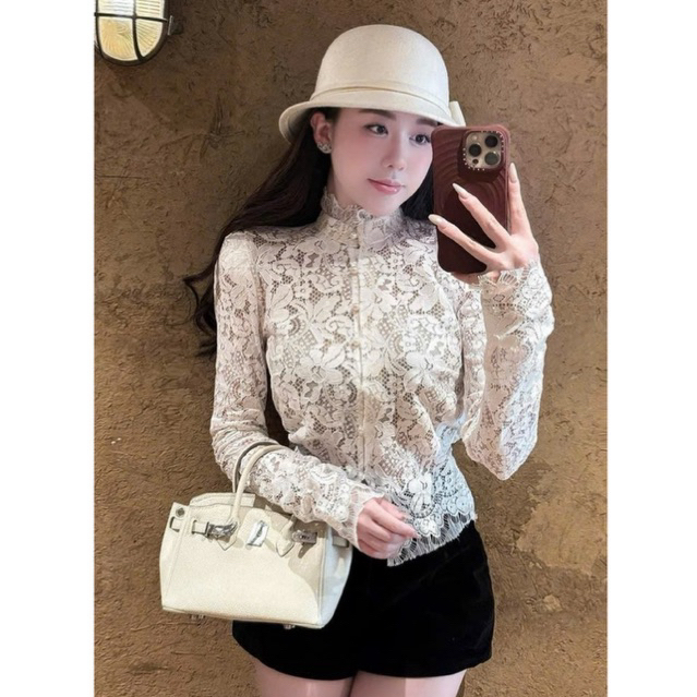 “Dora Top” Áo ren hoa cổ tàu tay bồng đính khuy ngọc cao cấp,Áo thiết kế kiểu nữ dáng ngắn tiểu thư đi chơi đi tiệc