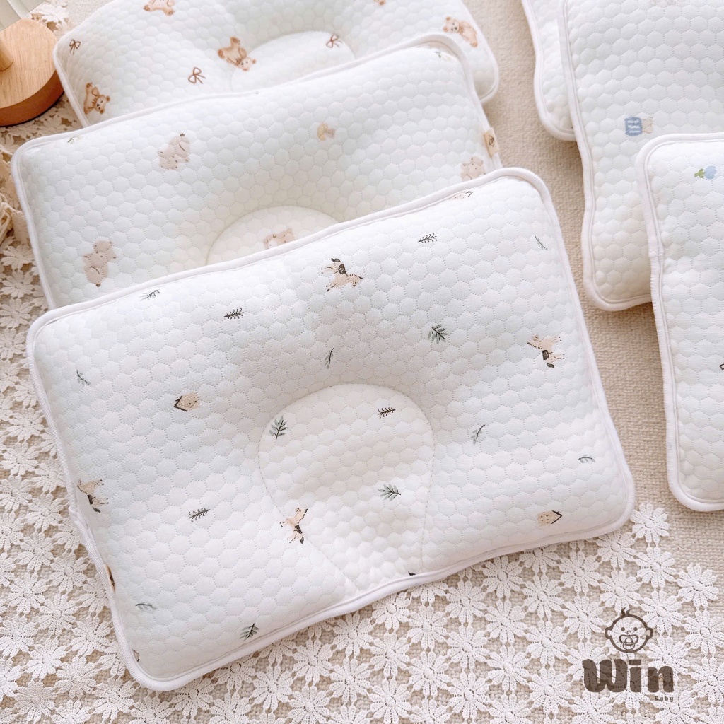 Gối lõm mặt lụa cotton Win thiết kế lõm giữa phòng ngừa méo đầu họa tiết xinh xắn Bahu_Baby