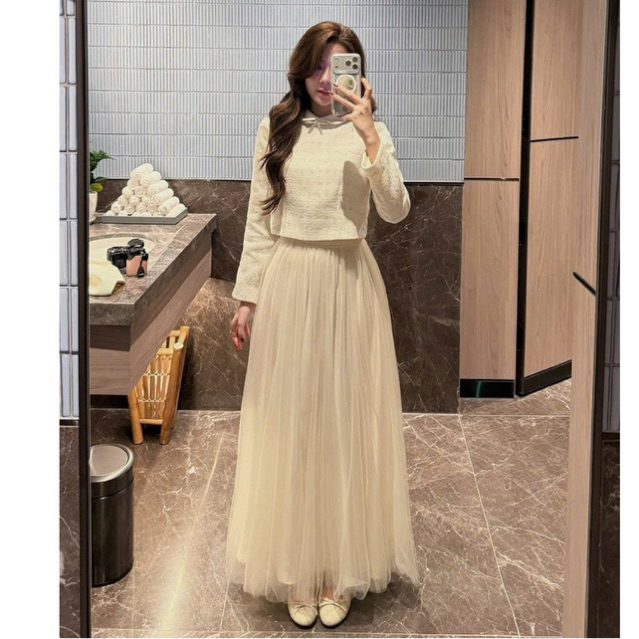 MIU.STUDIO • Set áo dạ tweed blinh dáng ngắn thiết kế cổ sen đính nơ cách điệu kèm chân váy lưới dáng dài sang chảnh