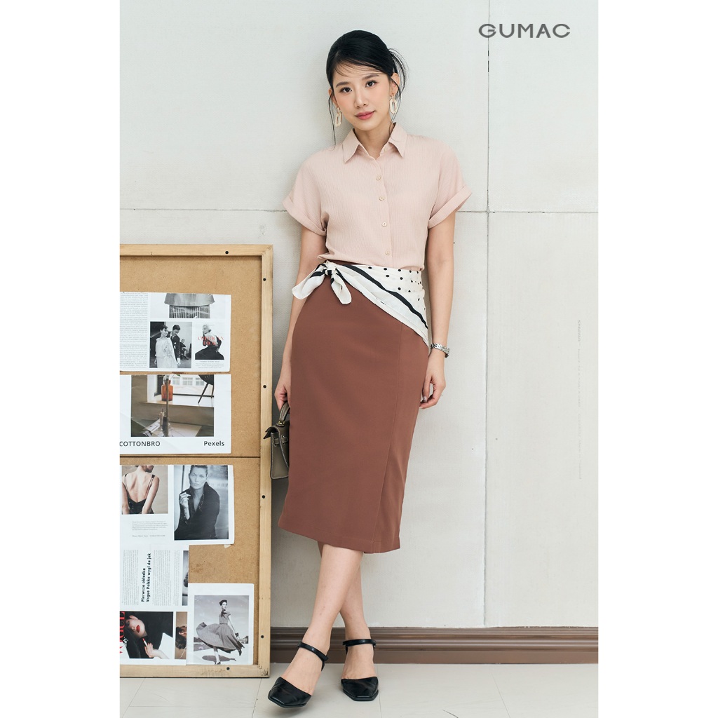 Áo Sơ Mi Nữ GUMAC Form Suông Tay Ngắn Lật Lai Vải Lụa Xốp Mềm Mát Phối Nút Đồng Màu LAE1032