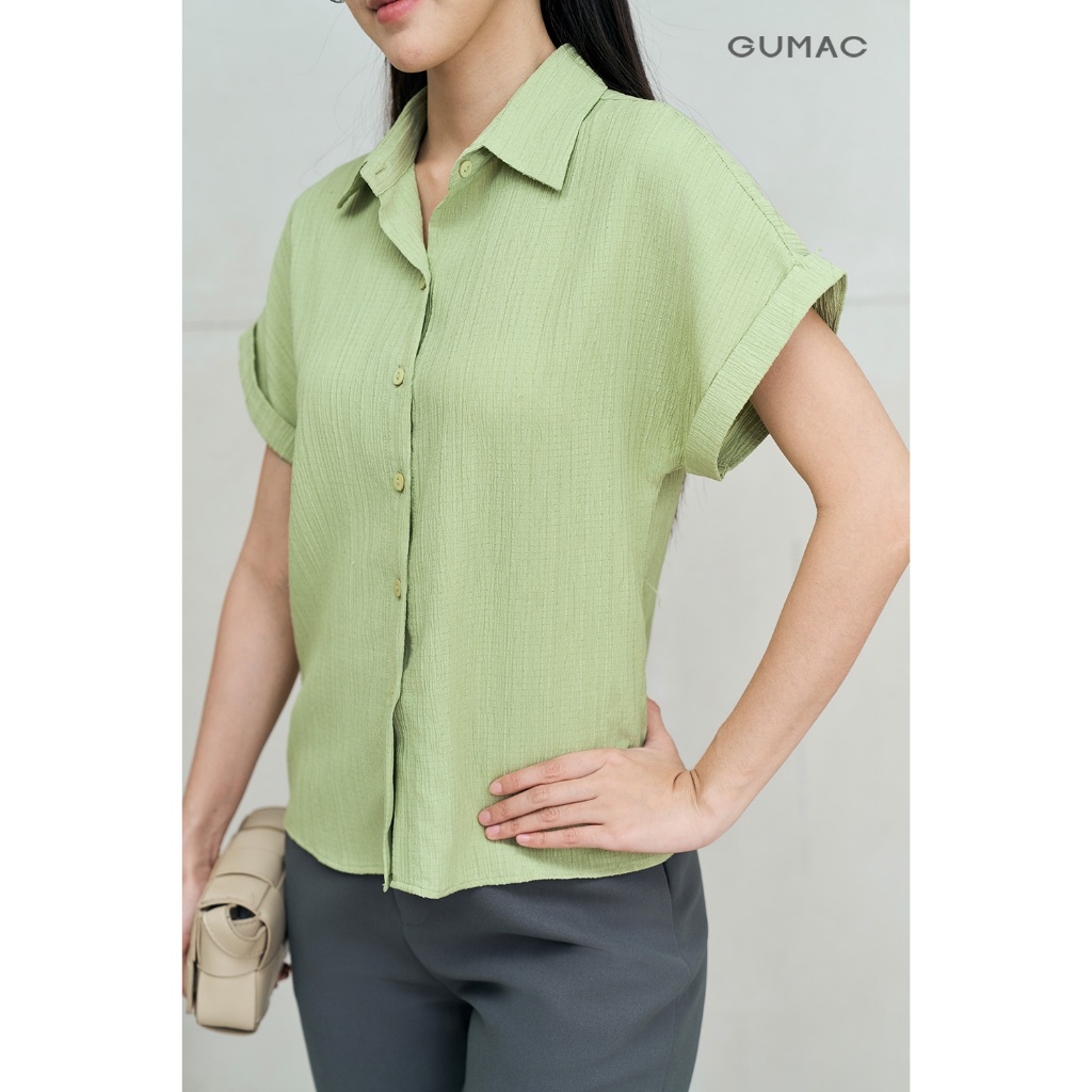 Áo Sơ Mi Nữ GUMAC Form Suông Tay Ngắn Lật Lai Vải Lụa Xốp Mềm Mát Phối Nút Đồng Màu LAE1032