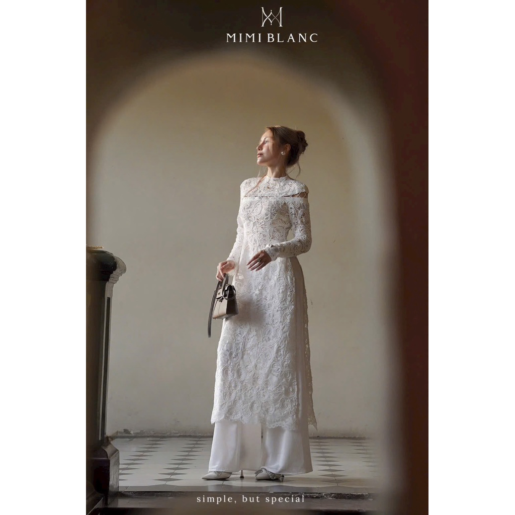 Áo dài ren cut chéo vai Mimi Blanc