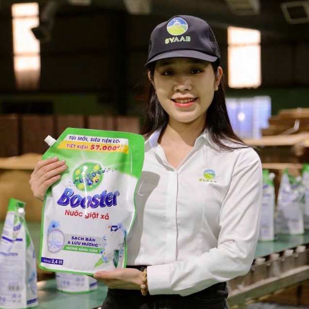 Nước giặt xả Booster hương nắng xuân đậm đặc túi 2.4L, Sạch thơm dịu nhẹ