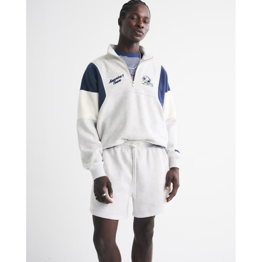 ( cực cháy) Đây là một chiếc áo nỉ khóa kéo cổ (half-zip sweatshirt) của thương hiệu Abercrombie & Fitch