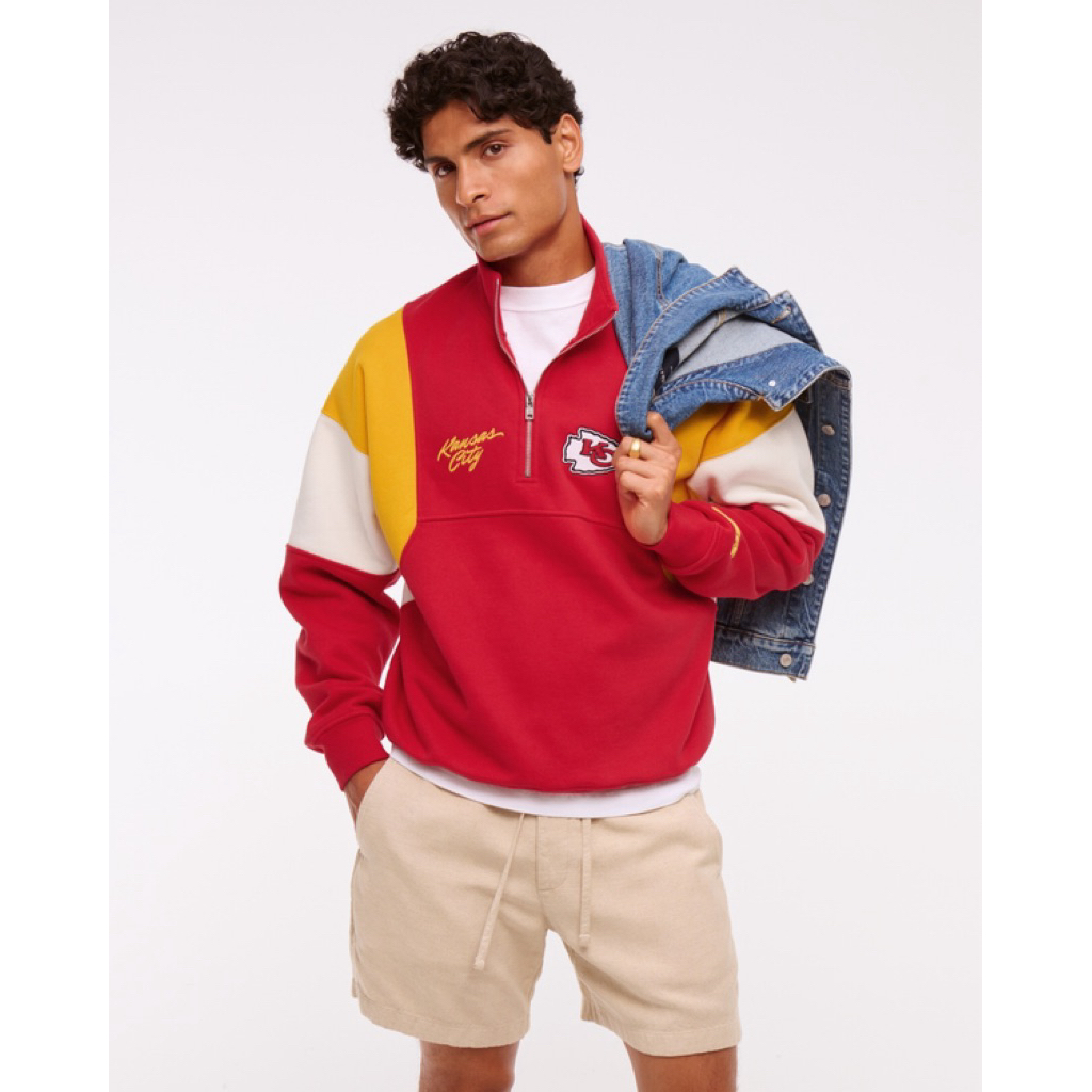( cực cháy) Đây là một chiếc áo nỉ khóa kéo cổ (half-zip sweatshirt) của thương hiệu Abercrombie & Fitch