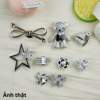Bộ 9 Sticker, Charm 3D chủ đề Gấu thuyền nhựa cứng gắn Dép Sục, Cá sấu JB-435 Mita
