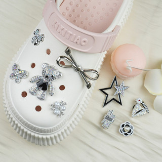 Bộ 9 Sticker, Charm 3D chủ đề Gấu thuyền nhựa cứng gắn Dép Sục, Cá sấu JB-435 Mita