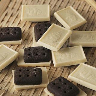Bánh Quy Alfort Bourbon Mini - Bánh Quy Giòn Rụm Phủ Kem Xuất Xứ Nhật Bản - Hộp 12 Chiếc - Thơm Ngon Hấp Dẫn