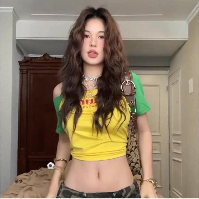 Áo Thun Croptop Lệch Vai Phối Màu Năng Động & Cá Tính, Streetwear Form Ôm Nhẹ Tôn Dáng