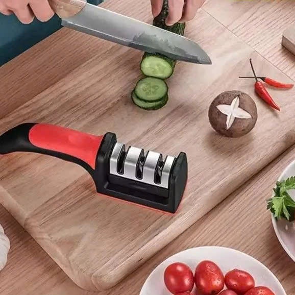 DỤNG CỤ MÀI DAO 3 RÃNH ĐA NĂNG - Mài Dao Đế Chống Trượt An Toàn Nhà Bếp,Mài Dao Thiết Kế Tay Cầm Chắc Chắn
